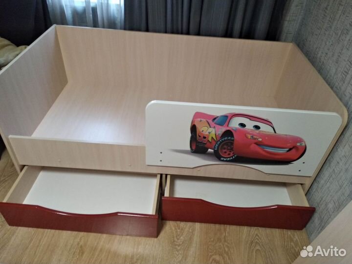 Детская кровать с матрасом 160*80