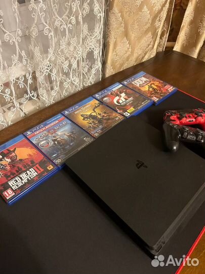 Игровая приставка ps4 slim