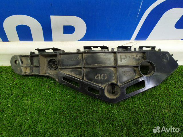 Кронштейн бампера передний правый Lexus Rx RX350