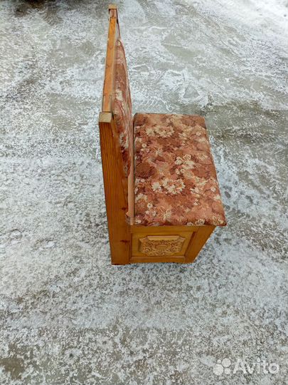 Кухонная деревянная скамья с ящиком