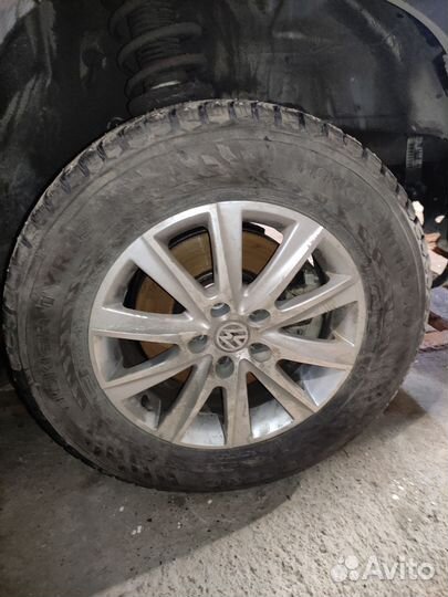 Nokian Tyres Hakkapeliitta 9 SUV 215/65 R16 102T