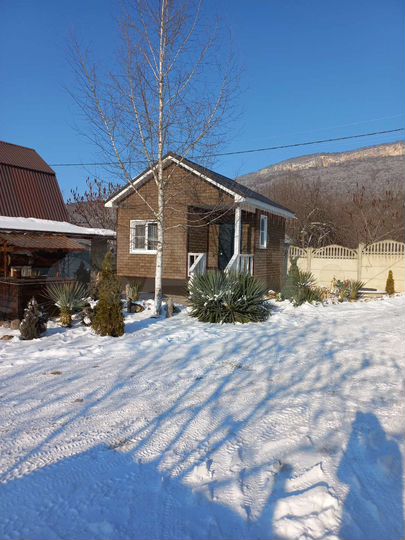 Дом 25 м² на участке 12 сот.