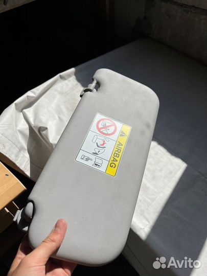 Козырек солнцезащитный правый Hyundai Solaris 2