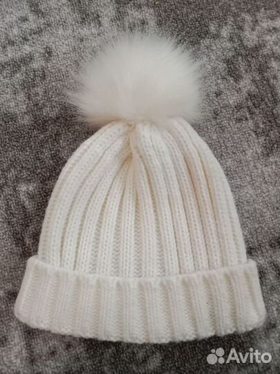 Шапка с помпоном для девочки