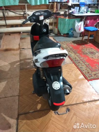 Скутер Suzuki zz inch up sport