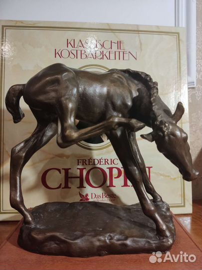 Бронзовая статуэтка