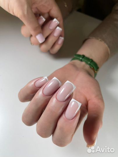 Маникюр, педикюр, наращивание ногтей