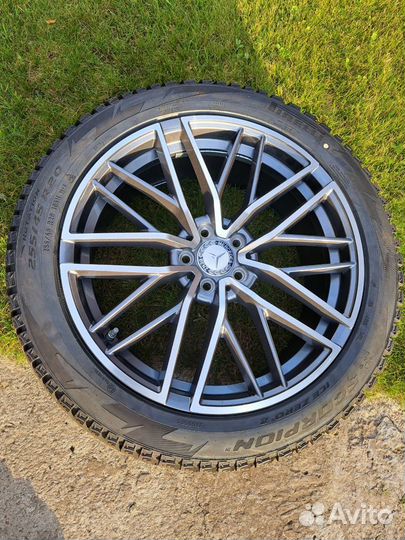 Зимняя резина pirelli на дисках 255 45 r20