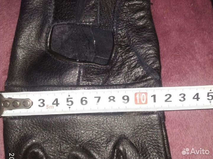 Мужские кожаные перчатки без пальцев