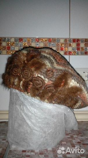 Берет зимний с меховой отделкой