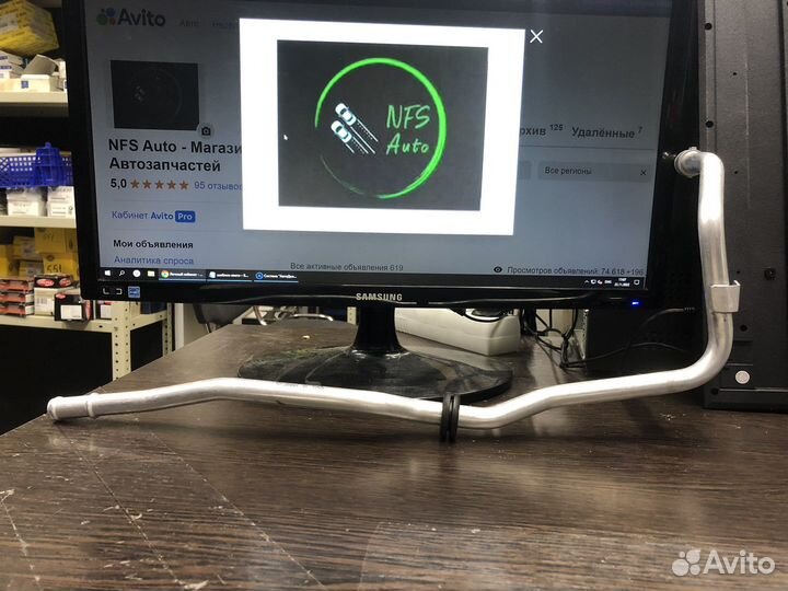 Трубка системы охлаждения на Mercedes W204 W447