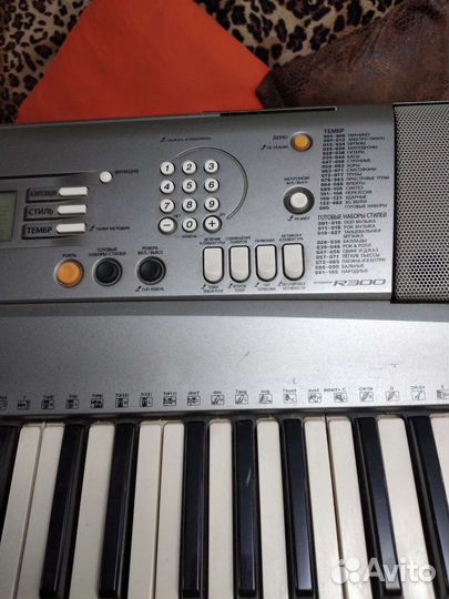 Синтезатор yamaha PSR R300