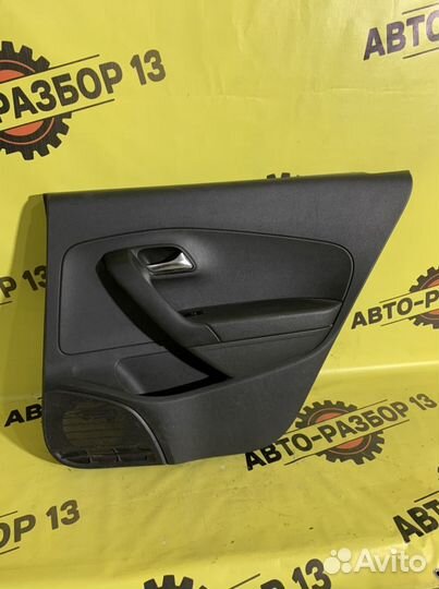 Обшивка двери задняя правая VW polo 5