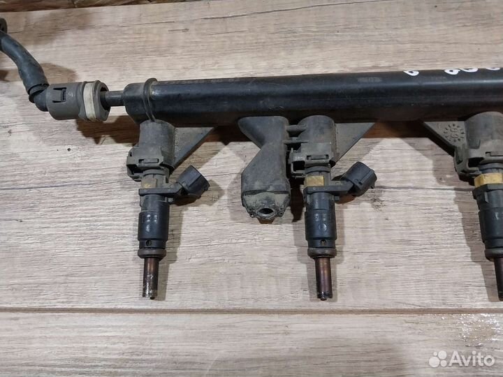 Топливная рампа Peugeot 308 1.6 EP6