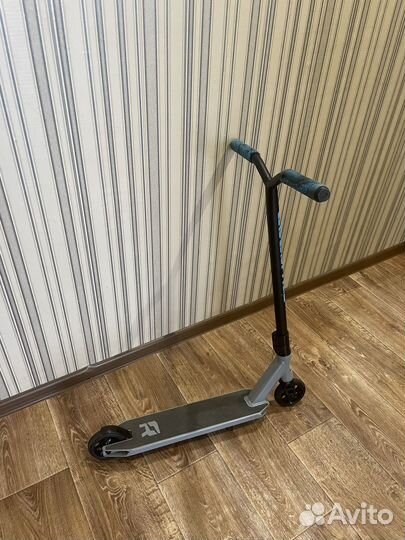 Трюковой самокат reaction stunt 3.0