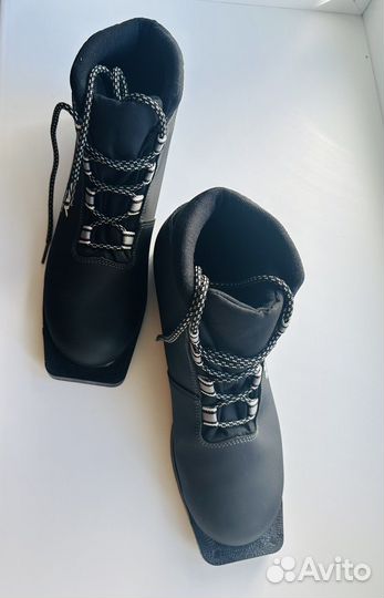 Ботинки лыжные