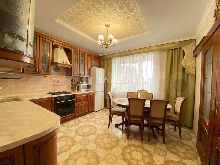 3-к. квартира, 95 м², 7/10 эт.