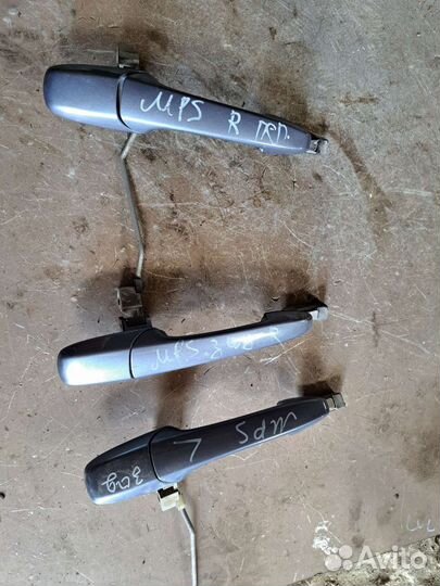 Ручка дверей на Mazda 3