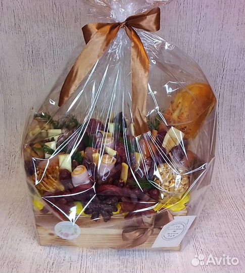 Съедобный букет мужчине. Мужской колбасный букет