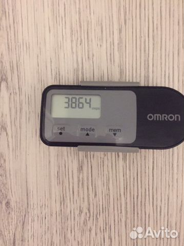 Шагомер OmronHJ-321-E, б/у 2 раза, с нов. бат