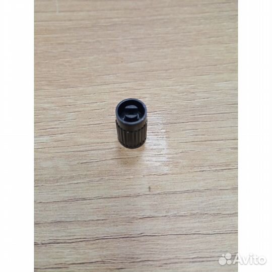 Колпачок на ниппель колеса пластмассовый
