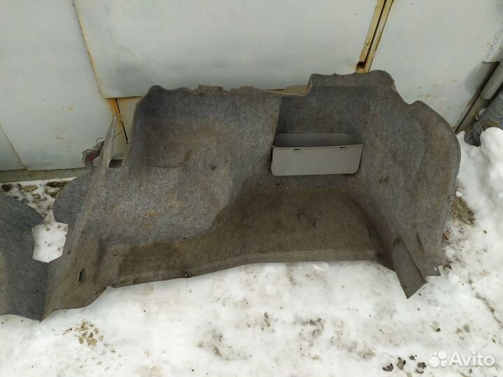 Обшивка багажника боковая Volvo S40 (1995-2004)