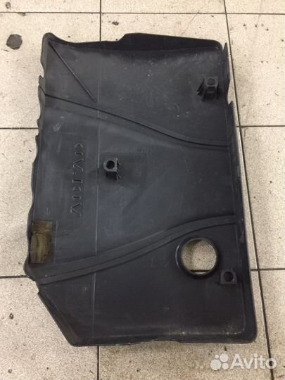 Декоративная крышка двигателя Volvo V50 2007-2012