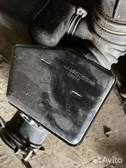 Патрубок воздушного фильтра Mitsubishi Pajero 3