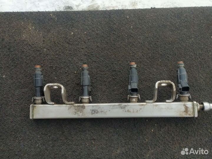 Топливная рампа ford focus 2 1.8