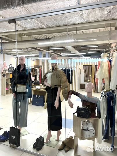 Продам действующий магазин женской одежды