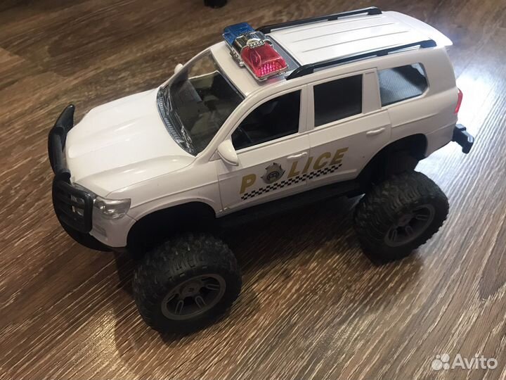 Машина на пульте управления BMW