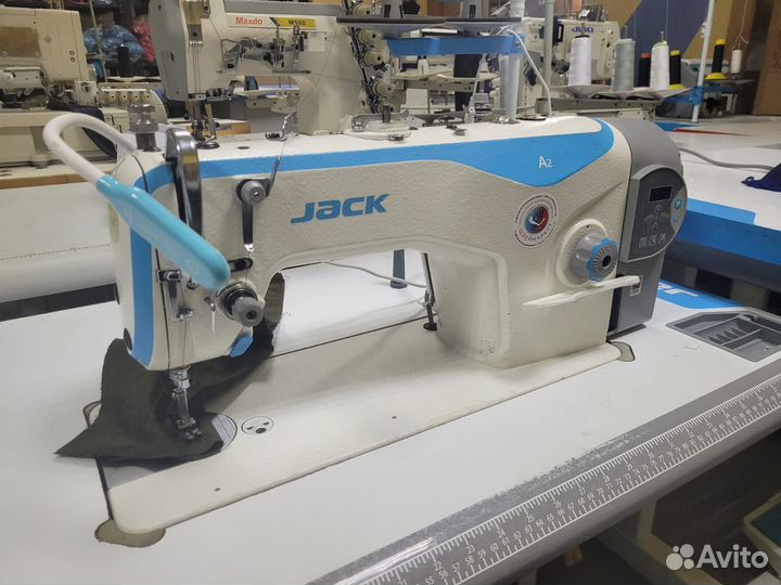 Прямострочная машина с обрезкой нити Jack A2 Б/У
