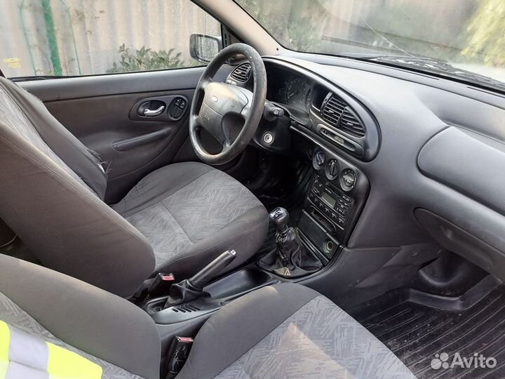 Ford Mondeo 1.8 МТ, 1999, битый, 246 000 км