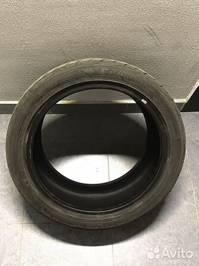 Yokohama Advan Fleva V701 255/40 R18