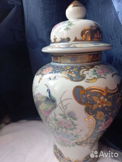 Чайница, ваза с крышкой, большая