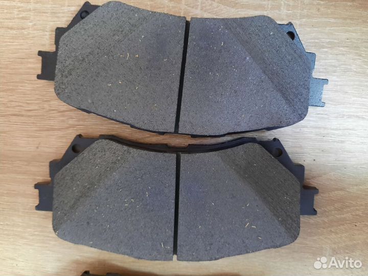 Колодки тормозные передние
