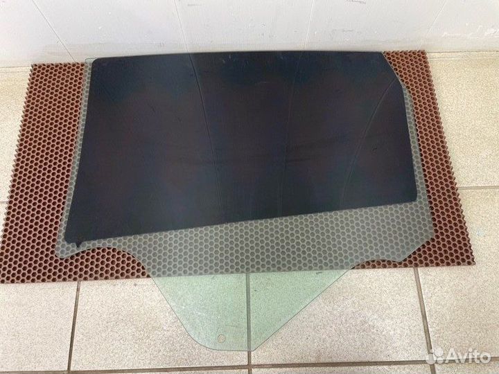 Стекло двери заднее правое LADA X-Ray