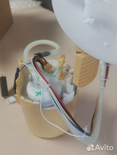 Топливный насос Ягуар Ленд Ровер Артикул LR103447