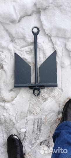 Якорь для лодки