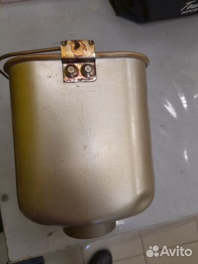 Чаша с лопаткой для хлебопечки Redmond (б/у)