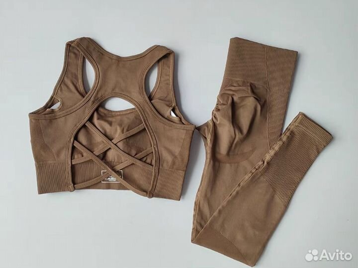 Костюм для фитнеса 44 новый