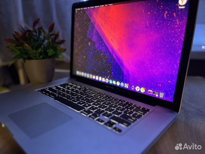 Apple MacBook Pro 15 i7/10/240