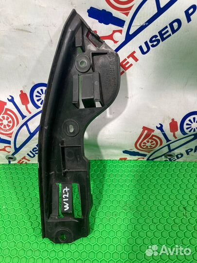 Направляющая бампера задняя правая Volkswagen