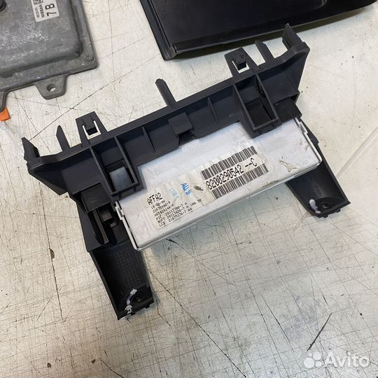 Часы Renault Megane 2