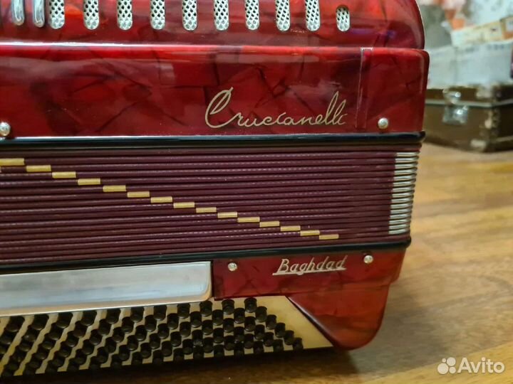 Crucianelli баян