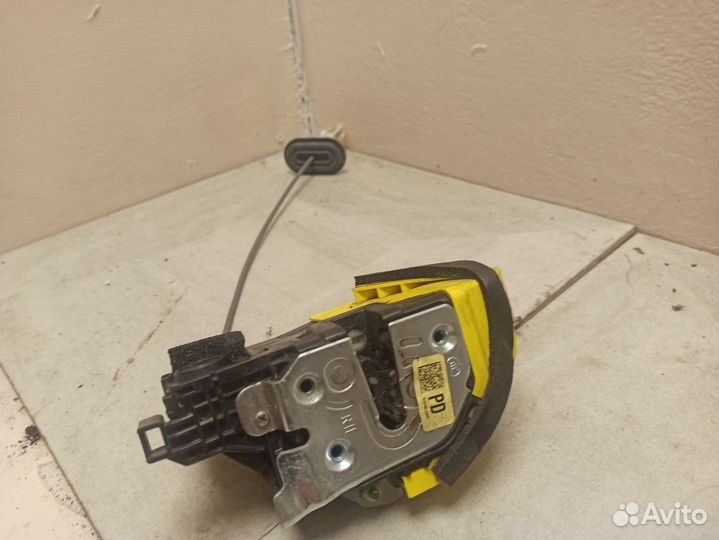 Замок двери задней правой