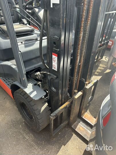 Вилочный погрузчик Toyota 62-8FD18, 2014