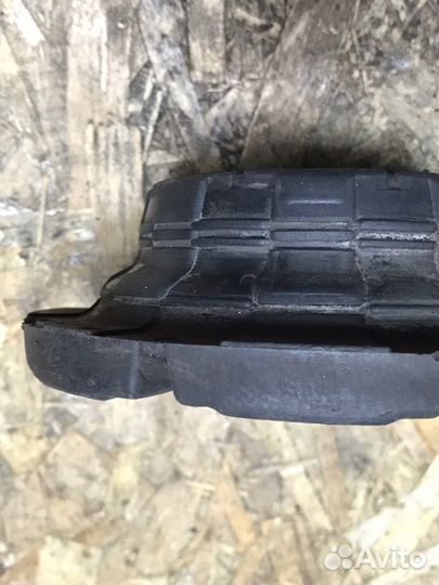 Опора амортизатора передняя Volkswagen Transporter