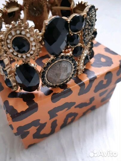 Женский широкий браслет