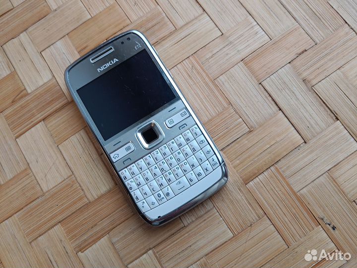 Nokia E72